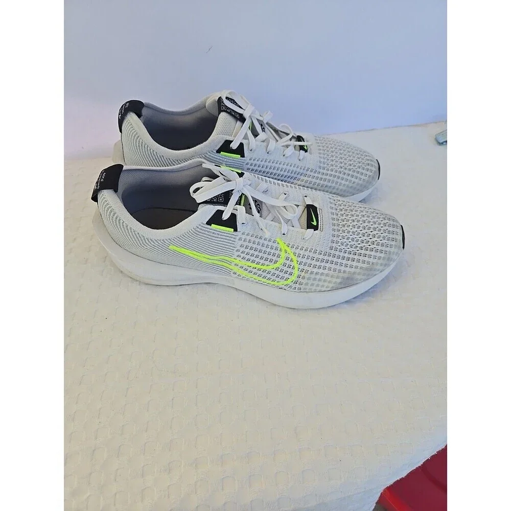 Nike Interact Run White Wolf Grey Black Volt Mens Size 11.5